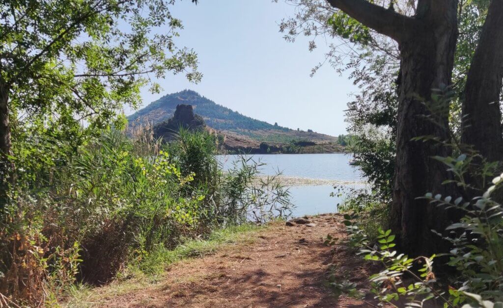 lac du Salagou baignade et activités